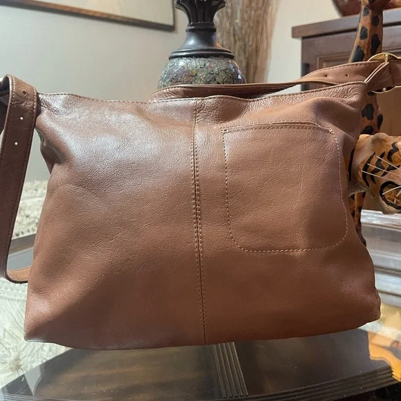 Stone Mountain Chestnuts Brown leather Crossbody Bag with Metallic Hardware - Picture 5 of 8